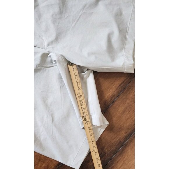 Vineyard Vines On-the-Go 10" Shorts 52B Stone New Retail $105 Water Repellant - Picture 6 of 8